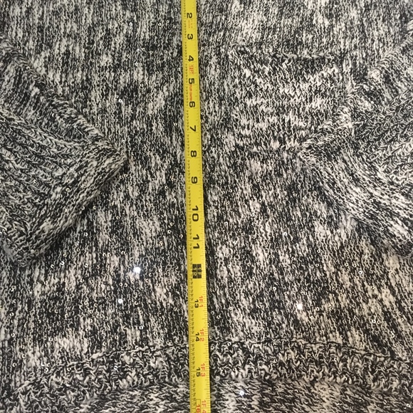 SANS SOUCI Sweater Shirt Black & White Med w/ seq - Picture 2 of 5